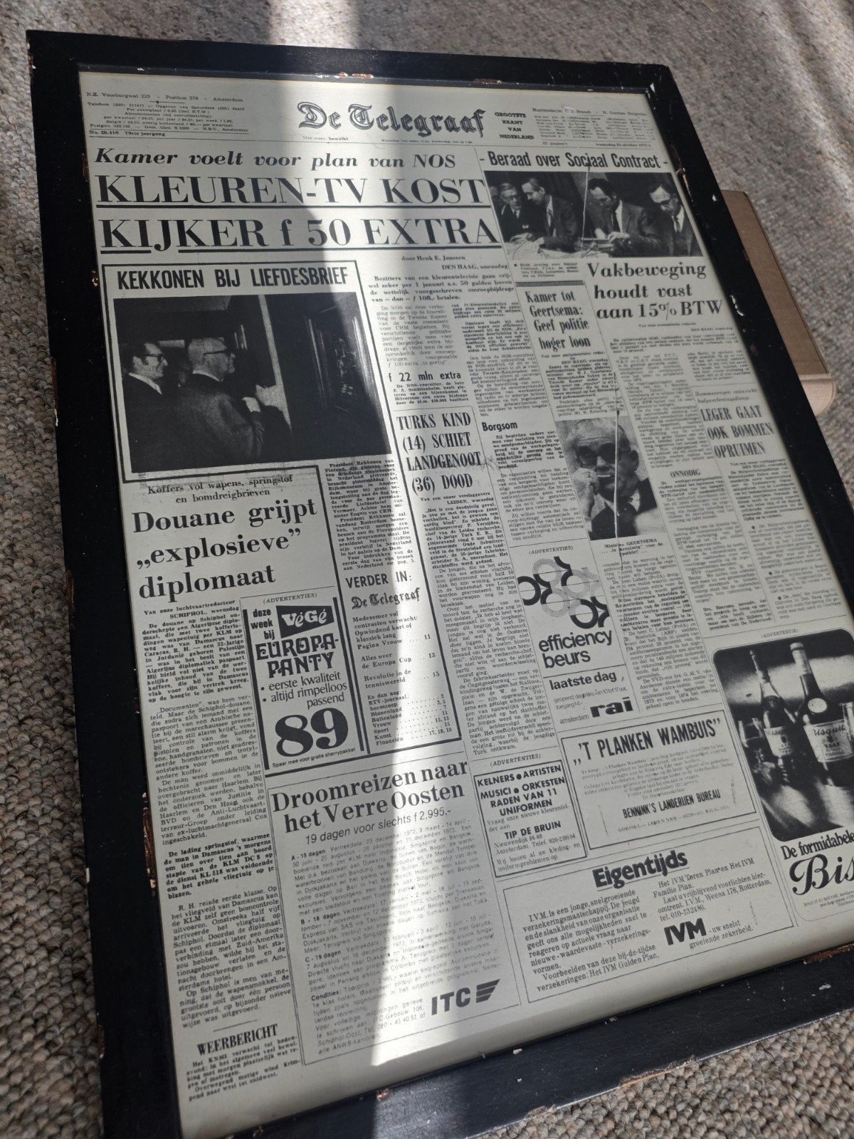 Originele ingelijste Telegraaf voorpagina uit 1971, Ophalen of Verzenden, Gelezen, Krant