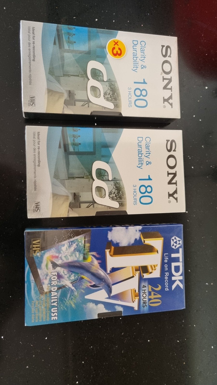 VHS Videobanden: Sony (2x) en TDK (1x), Cd's en Dvd's, Ophalen of Verzenden, Gebruikt, VHS