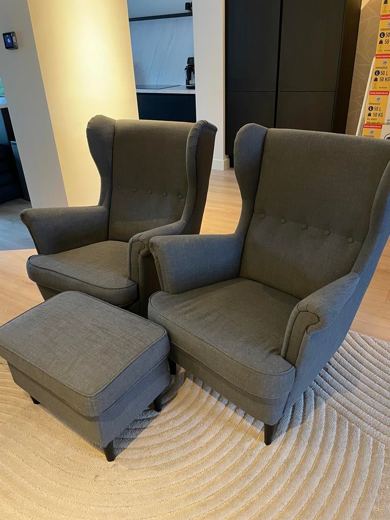 2x IKEA Strandmon stoel + voetenbankje - Zo goed als nieuw, Ophalen, Zo goed als nieuw, 75 tot 100 cm, Stof