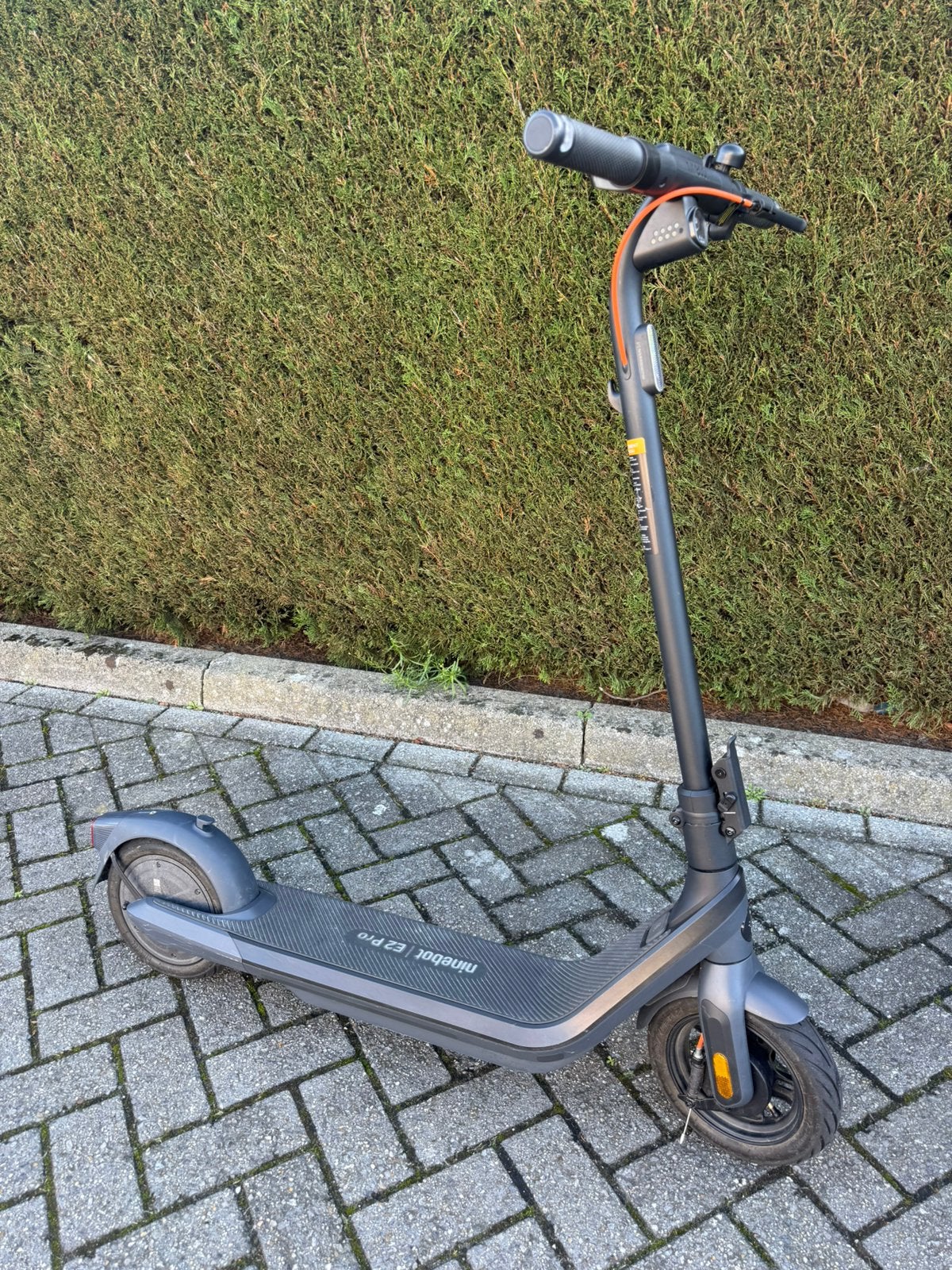 Elektrische step Ninebot e2 pro, Fietsen en Brommers, Ophalen of Verzenden, Zo goed als nieuw, Elektrische step (E-scooter)