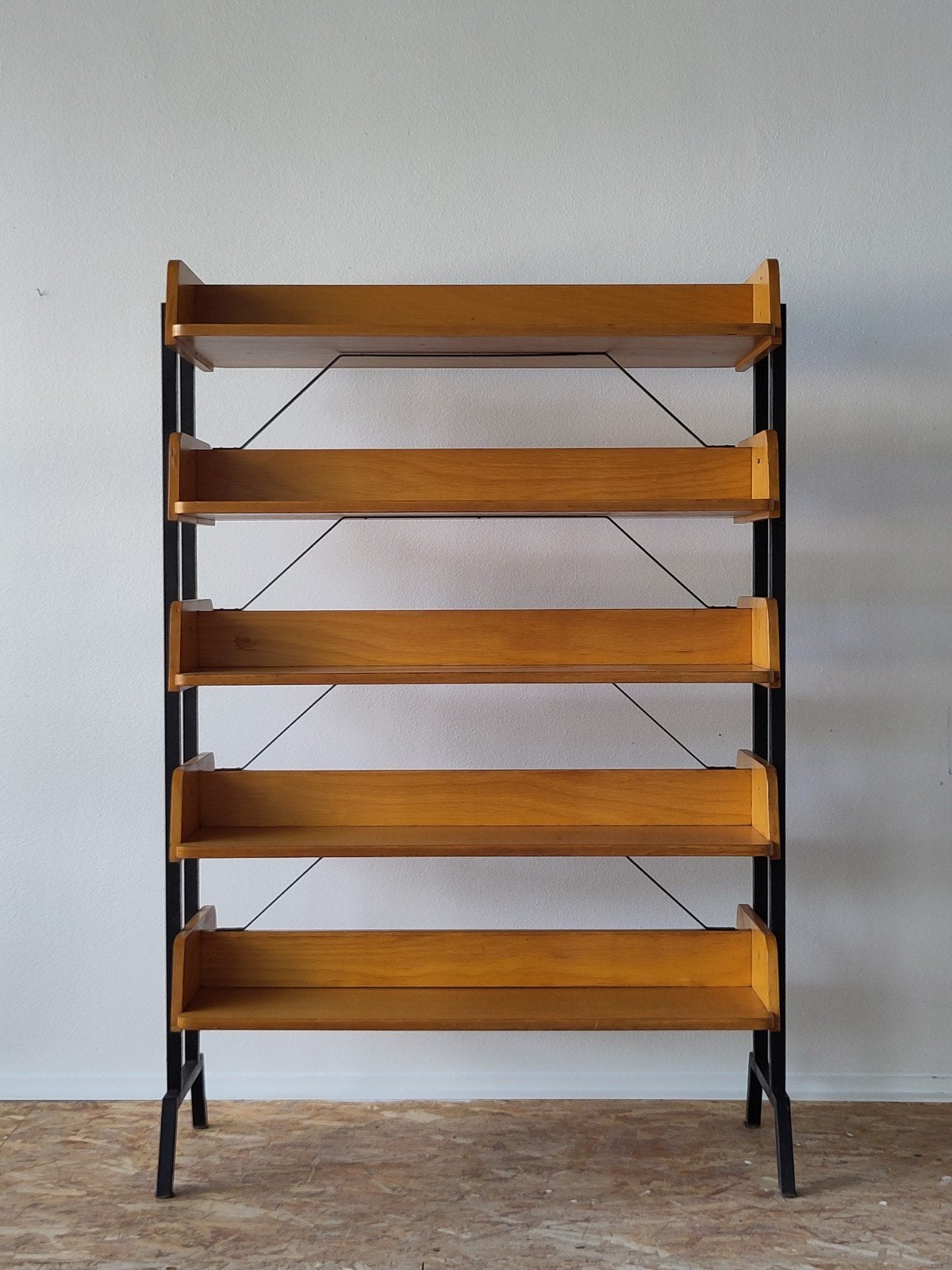 Vintage boekenkast houten bibliotheek kast roomdivider hout, Overige houtsoorten, Met plank(en), Gebruikt, 100 tot 150 cm