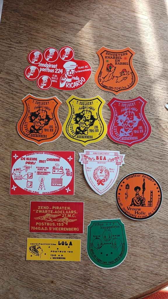 Stickers piratenzender radio luisteramateur ''S-HEERENBERG, Ophalen of Verzenden, Zo goed als nieuw, Film, Tv of Omroep