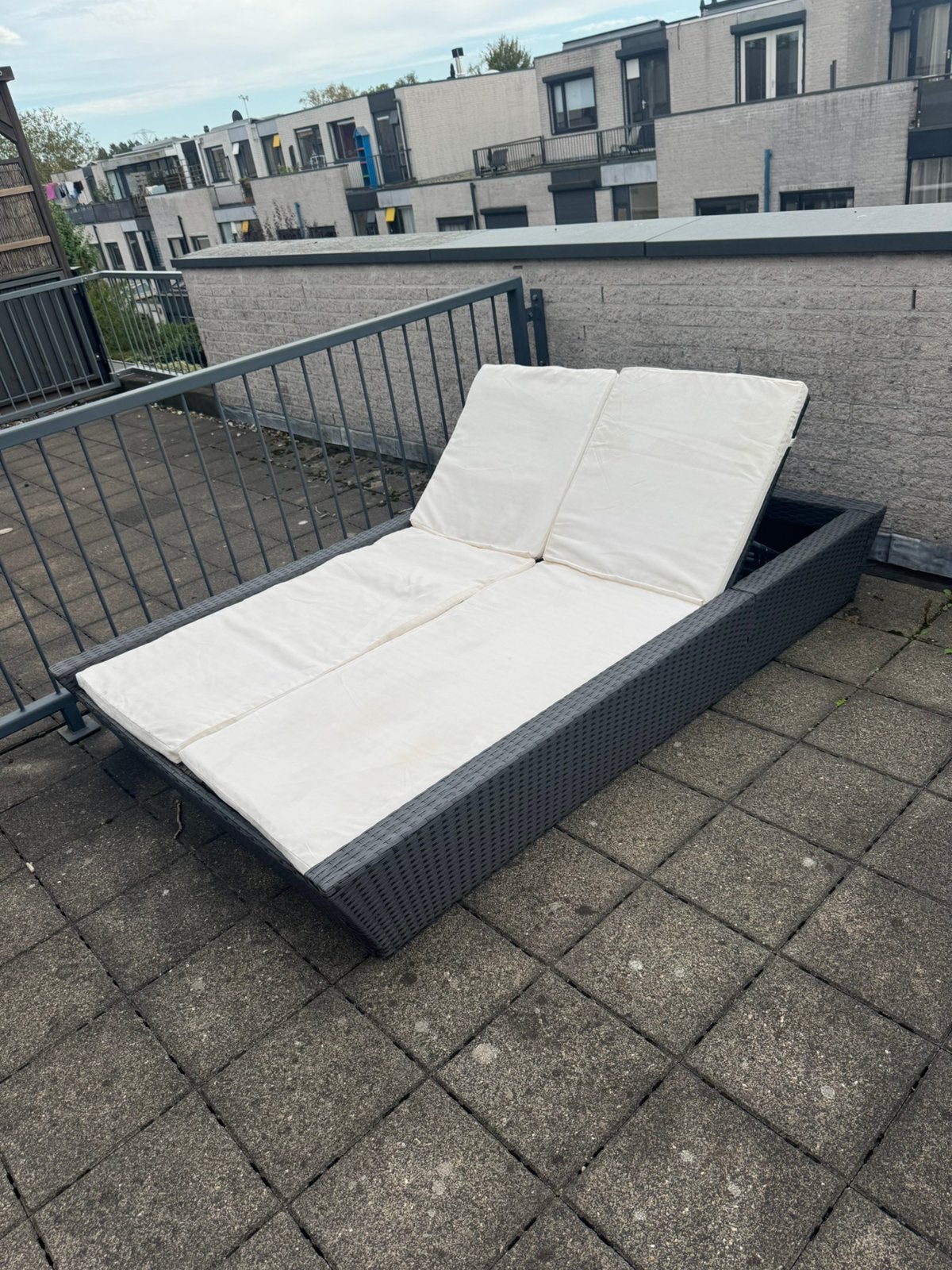 vidaXL Loungebed met kussen poly rattan grijs, Tuin en Terras, Ophalen, Gebruikt, Rotan, Verstelbaar