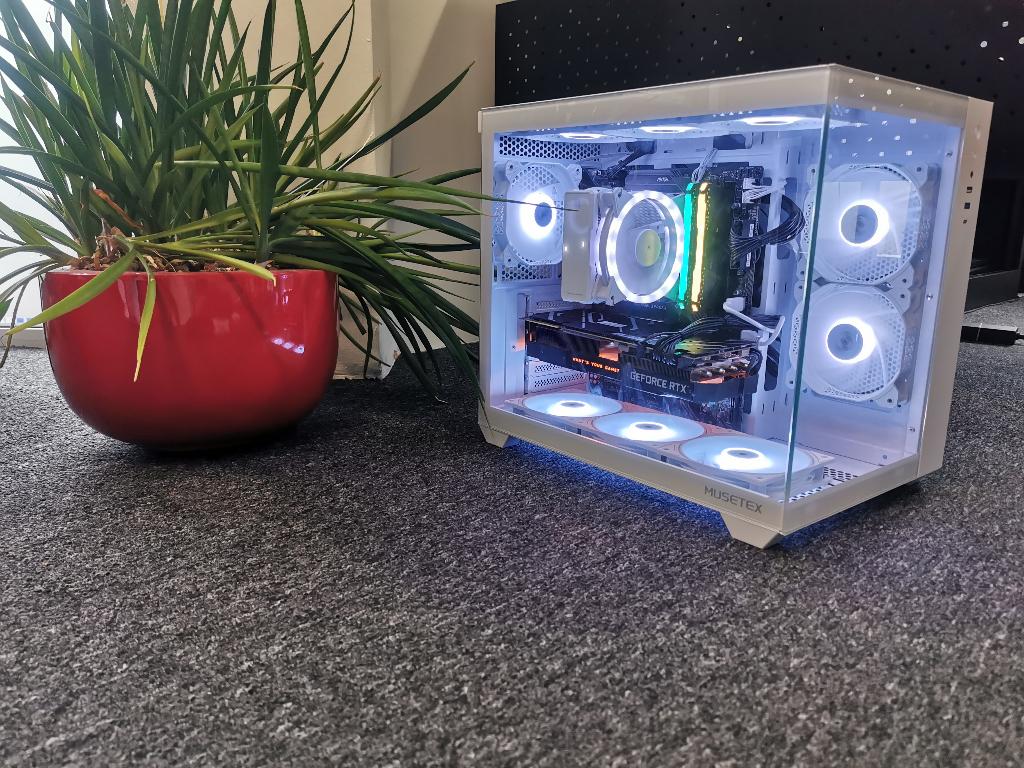 MSI Mag - RTX 2070 Super, Ophalen of Verzenden, Zo goed als nieuw, Gaming, SSD