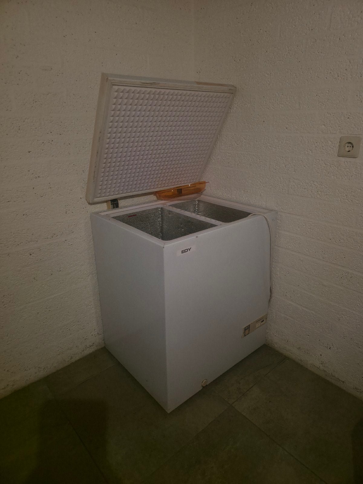 EDY Vrieskist - Compact en Efficiënt, Vrieskist, Gebruikt, Ophalen, 85 tot 120 cm