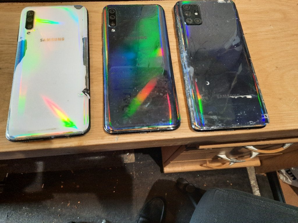 Partij 3x telefoon en Apple iPad verkoop DEFECT ONDERDELEN, Gebruikt, Zwart, Ophalen of Verzenden, 128 GB