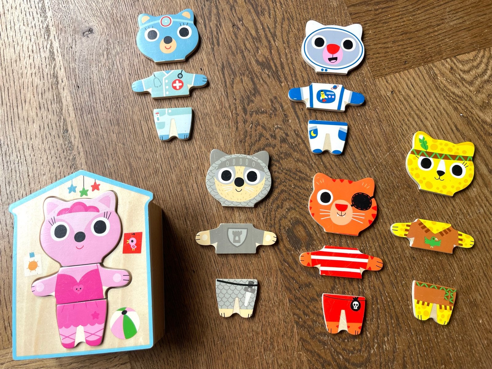 Djeco Aankleedspel/ puzzel - Compleet, Kinderen en Baby's, Ophalen of Verzenden, Zo goed als nieuw, Puzzelen
