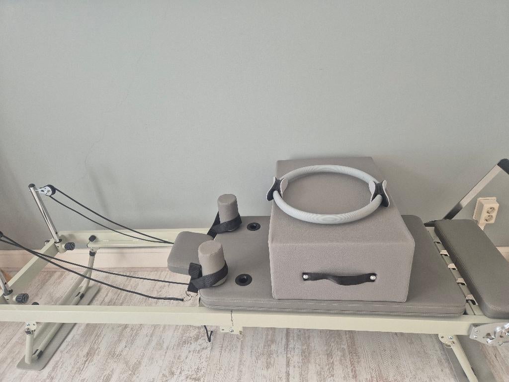 Pilates reformer inklapbaar inclusief box en ring, Sport en Fitness, Ophalen, Zo goed als nieuw