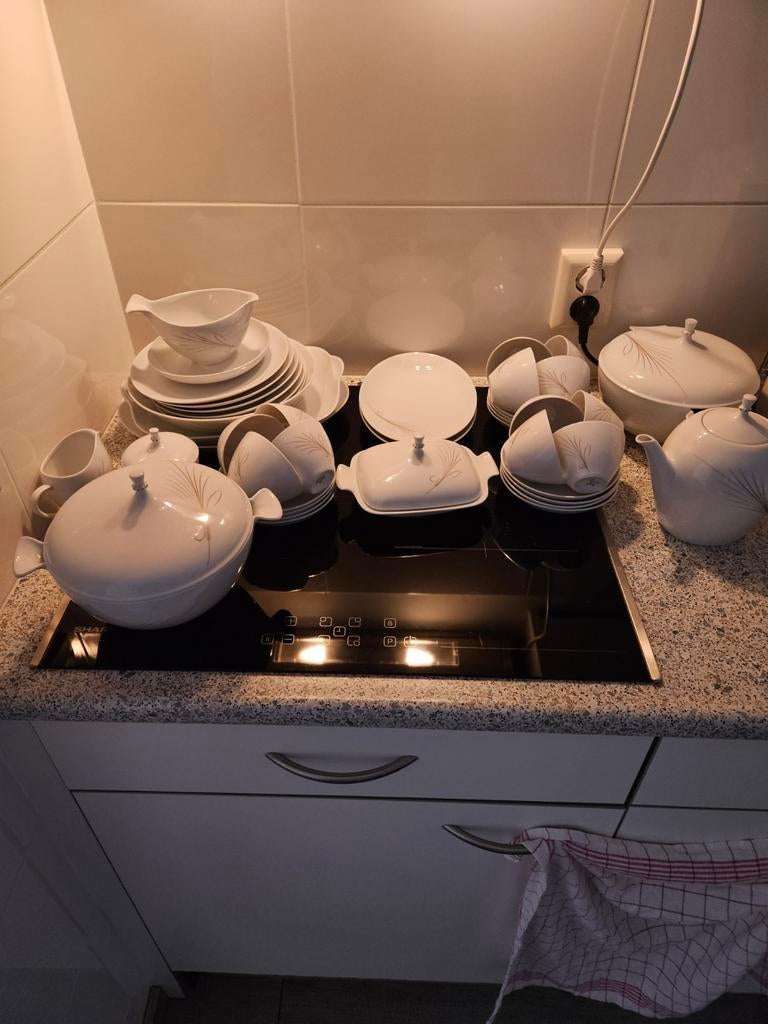 Wit servies met gouden accenten - Compleet, Ophalen