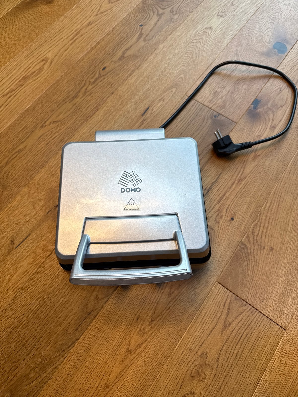 DOMO DO9149W Wafelijzer - 1520W voor heerlijke wafels, Ophalen, Zo goed als nieuw