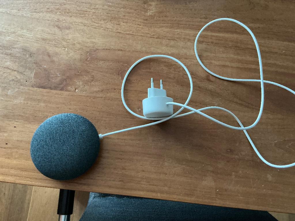 Google Nest Mini gen2 zwart, Ophalen of Verzenden, Gebruikt