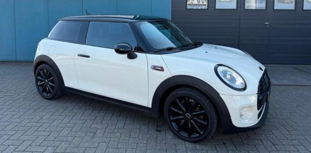 Mini 1.5 Cooper 2014 | origineel nederlands | zeer zuinig!, Voorwielaandrijving, Zwart, 4 stoelen, Origineel Nederlands