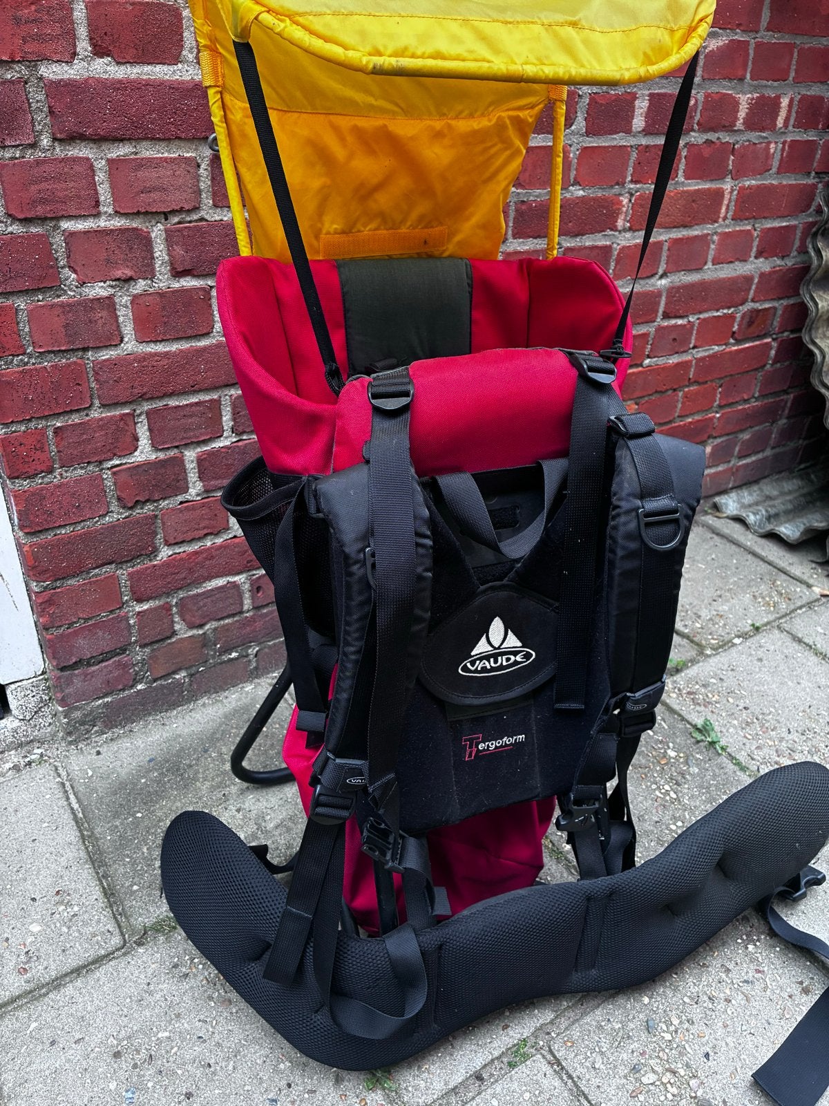 Vaude Jolly Comfort Draagzak - Rood/Zwart met Zonnekap, Kinderen en Baby's, Babydragers en Draagdoeken, Overige merken, Gebruikt