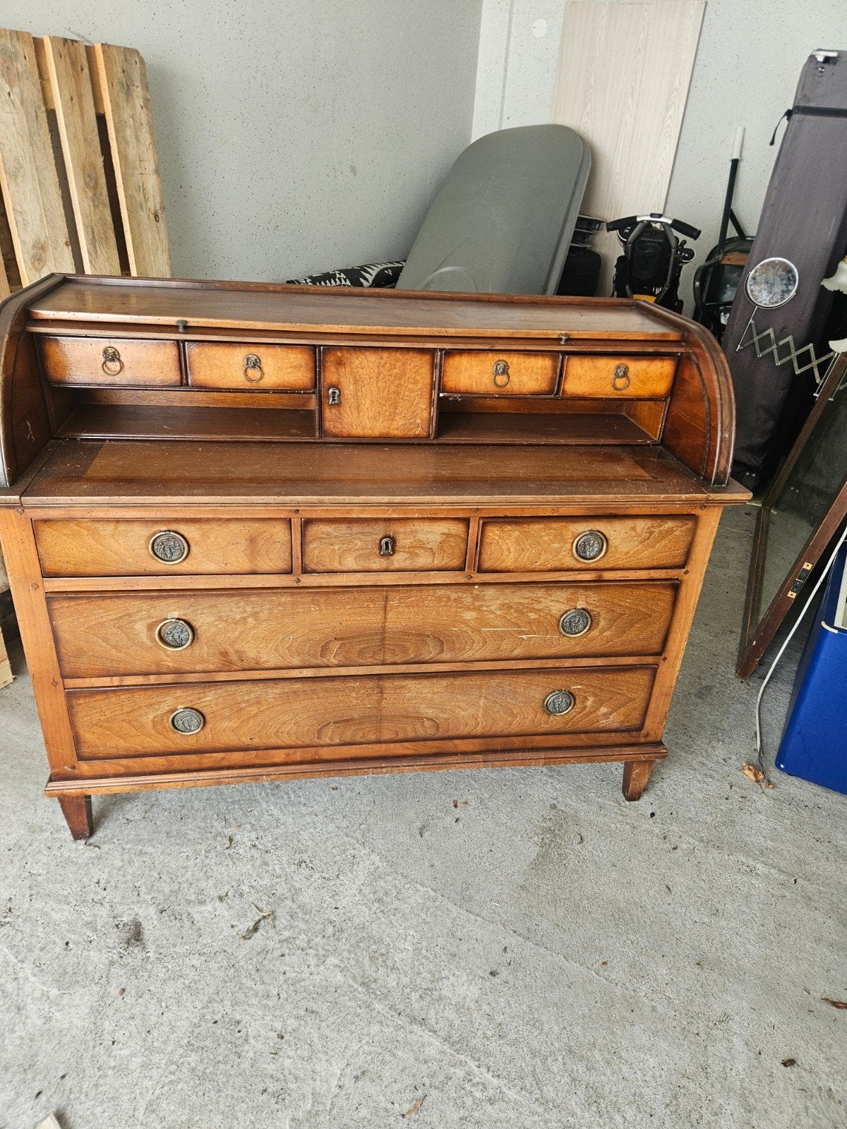 Antiek bureau met uitschuifbaar blad en originele sluitingen, Antiek en Kunst, Ophalen