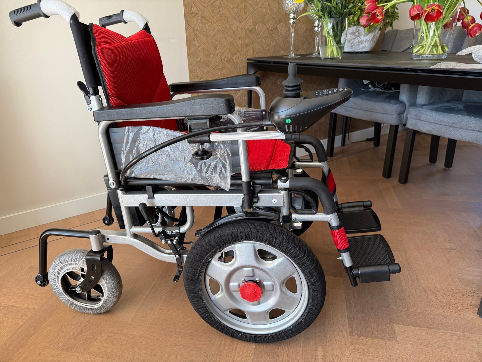 Rolstoel elektrisch en opvouwbaar nieuw!, Ophalen, Nieuw, Elektrische rolstoel