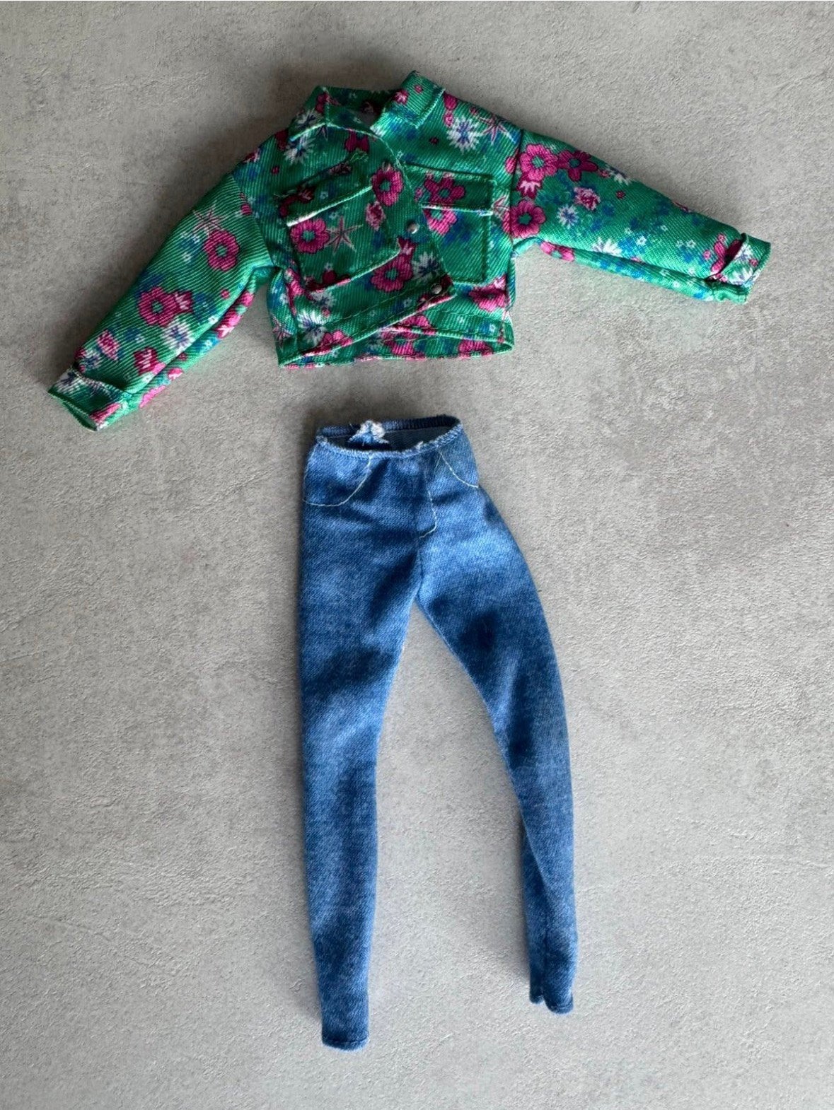 Barbie extra kleding, Verzamelen, Ophalen of Verzenden, Gebruikt, Kleertjes