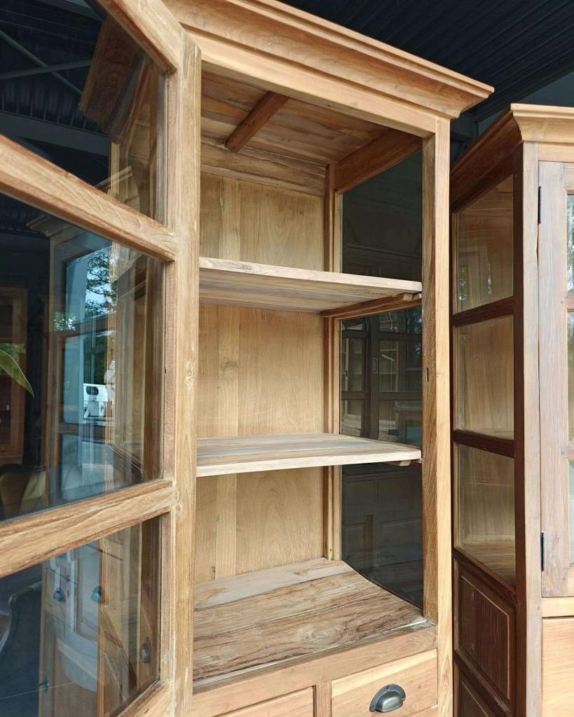 Mooie smalle vitrinekasten | Souvenirskasten teakhout  #6054, Huis en Inrichting, Kasten | Vitrinekasten, Niet ingevuld, Gebruikt