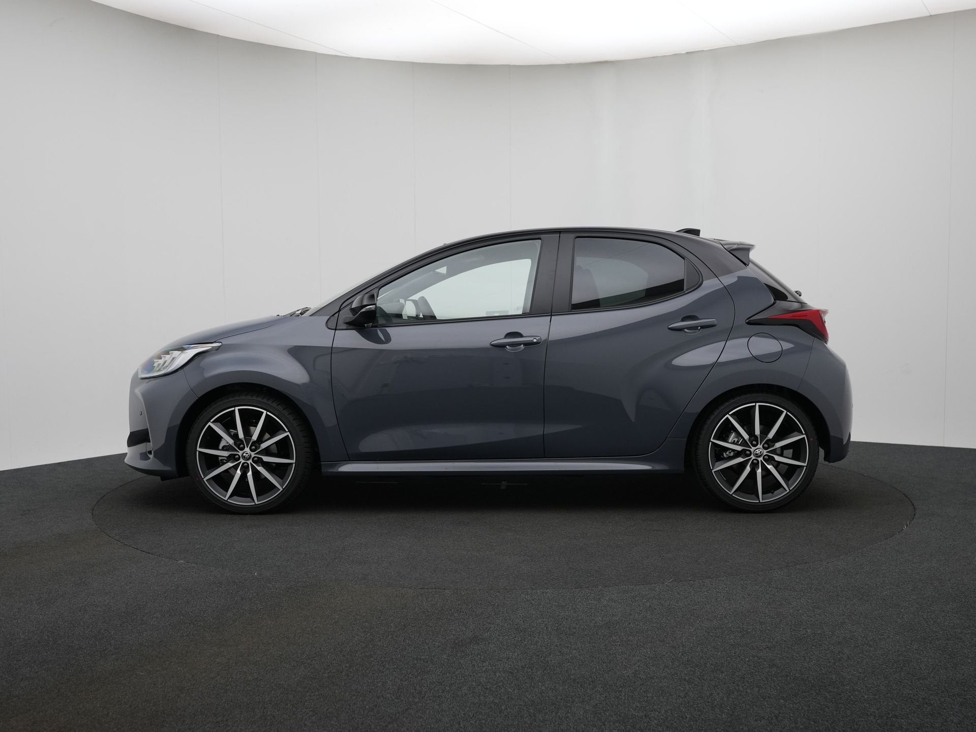 Toyota Yaris 1.5 Hybrid 130 PK GR SPORT | GR-Sport Plus Pack, 12 maanden, 23 km/l, Bedrijf, Hybride Elektrisch/Benzine