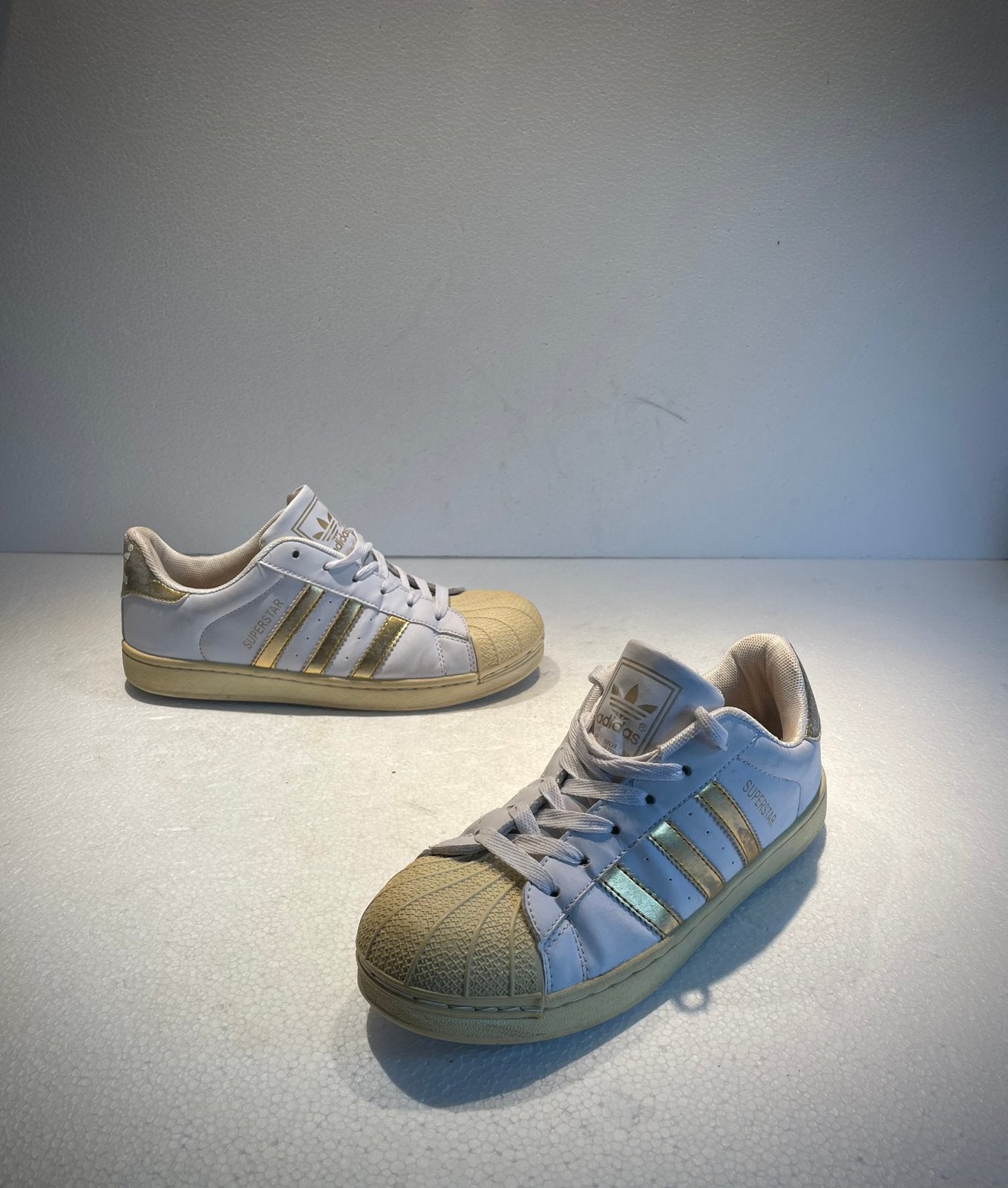 Adidas Superstar wit met gouden strepen 40 UK 6,5, Ophalen of Verzenden, Overige kleuren, Sneakers of Gympen