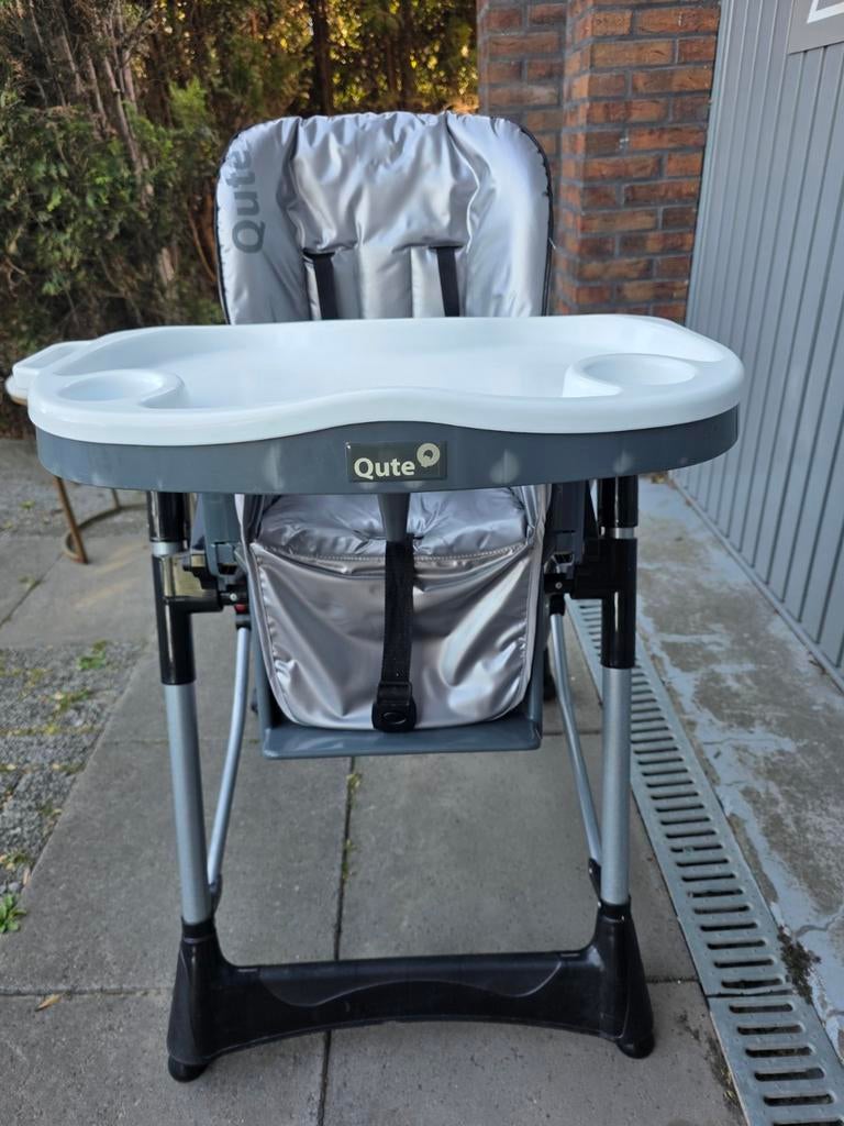 Qute kinderstoel met afneembaar eetblad, Kinderen en Baby's, Ophalen, Gebruikt, Inklapstoel, Afneembaar eetblad