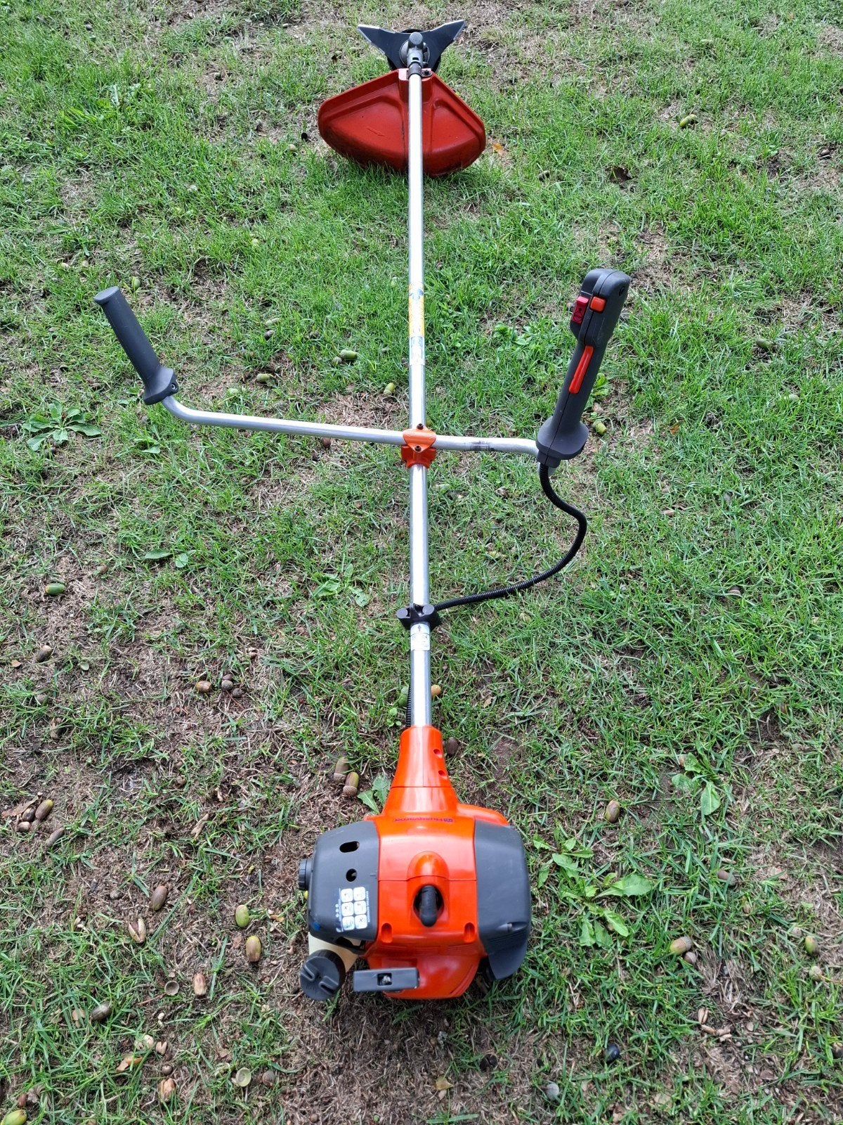 husqvarna bosmaaier 128 R, Ophalen, Benzine, Gebruikt, 30 tot 50 cm