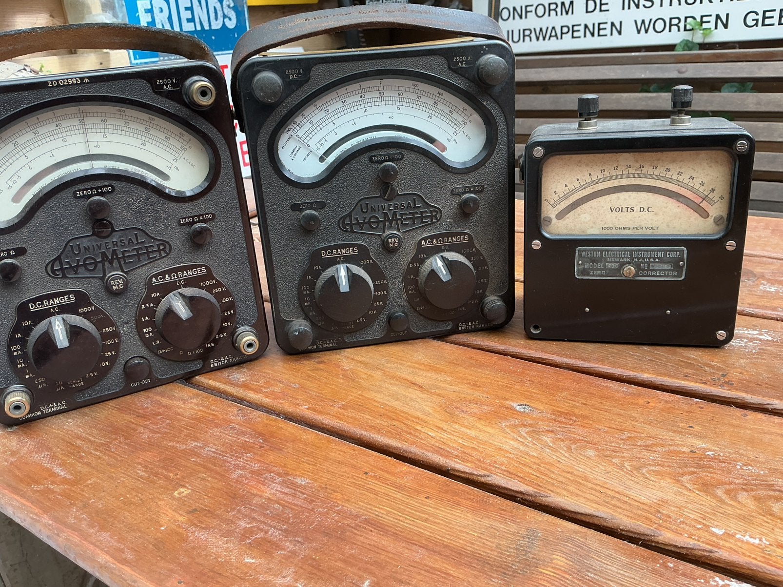 3 oude meters, Ophalen of Verzenden