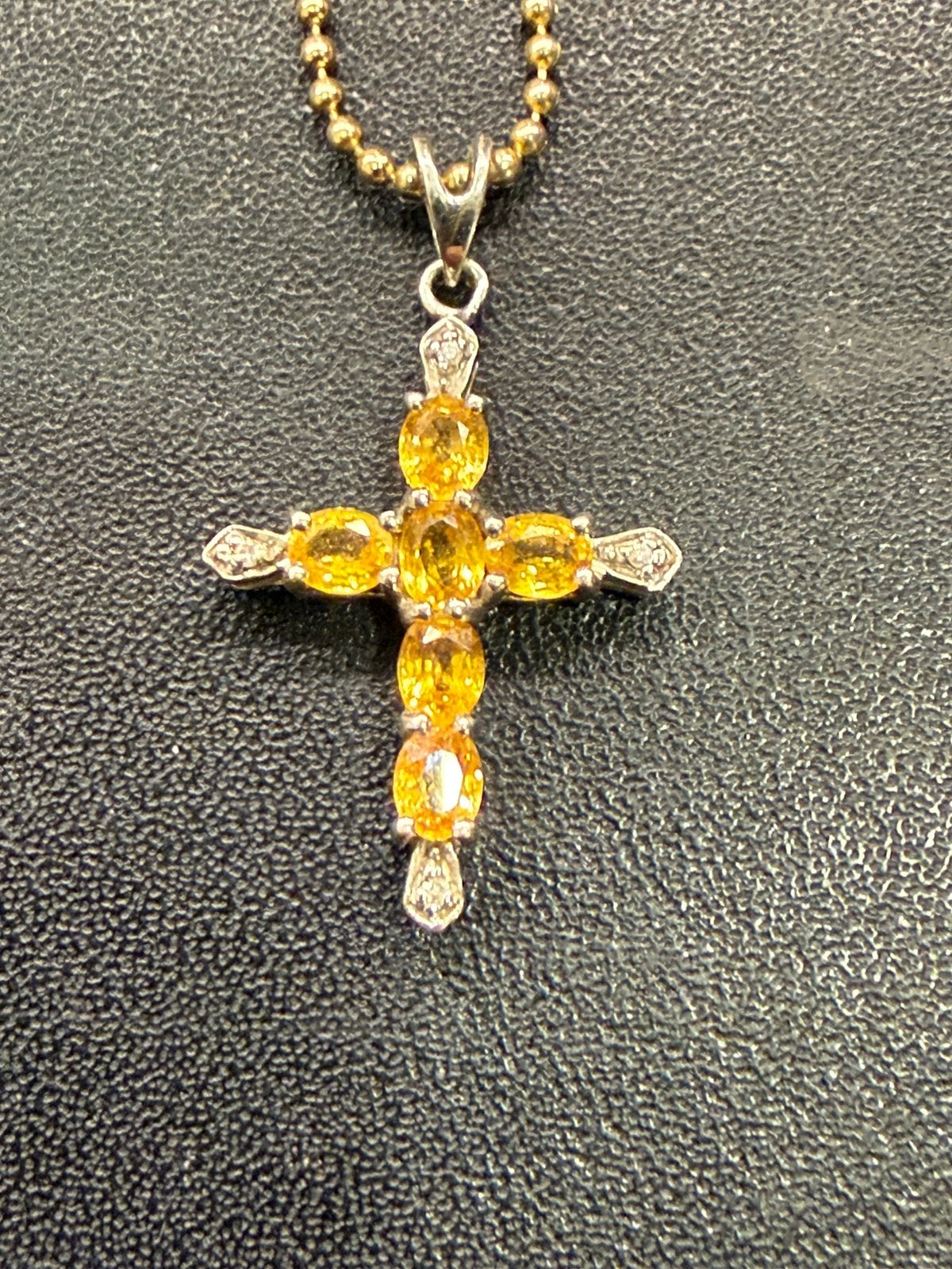 Ketting met gouden kruis met diamant, Ophalen of Verzenden, Zo goed als nieuw, Goud, Kruis of Symbool
