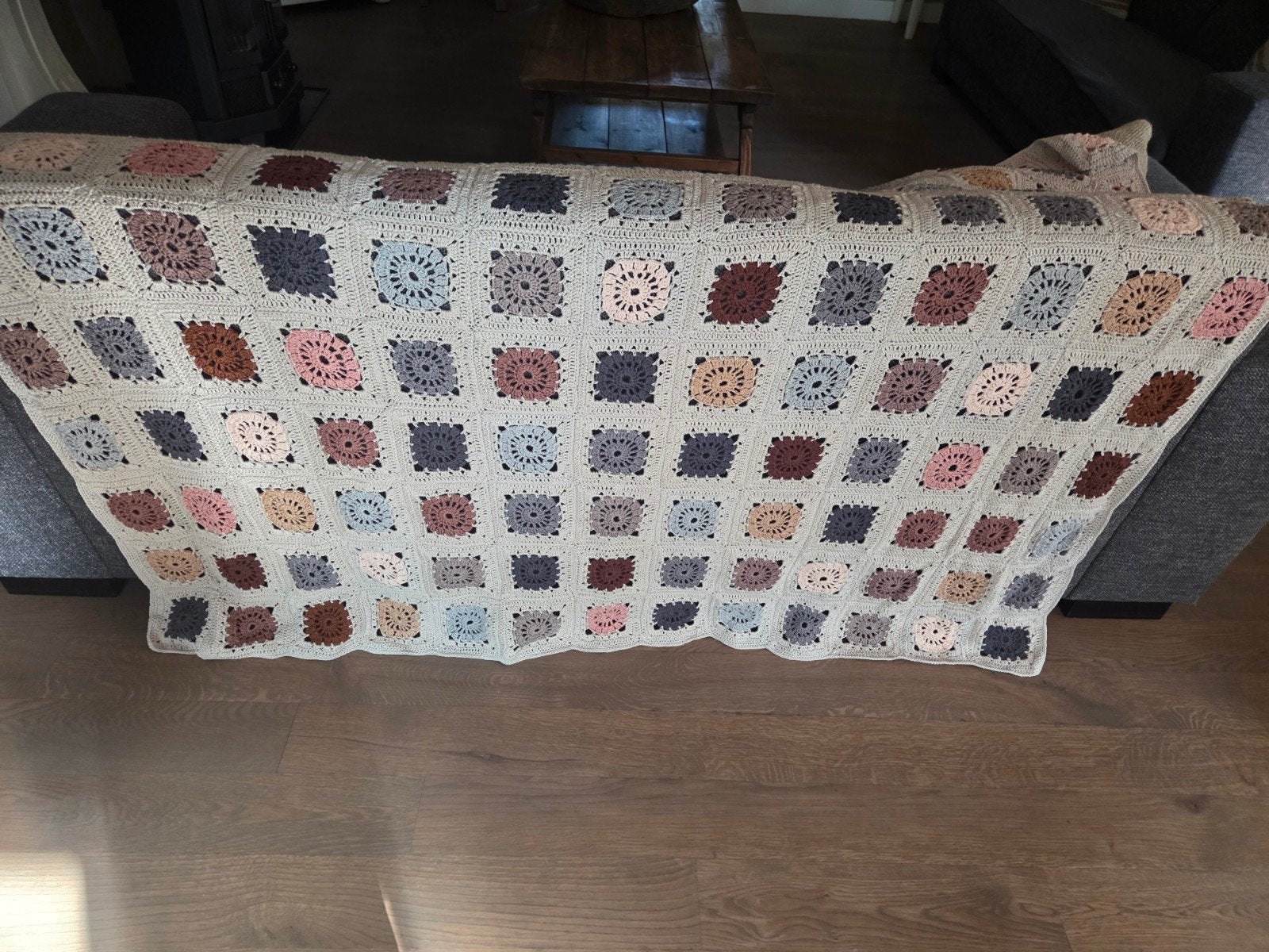 Gehaakte deken granny square in pasteltinten, Huis en Inrichting, Katoen, Gehaakt, Plaid, Nieuw