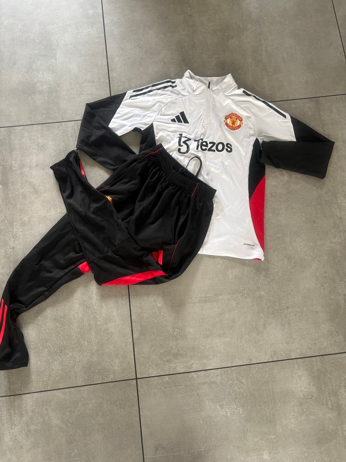 Adidas Manchester United trainingspak maat S, Ophalen of Verzenden, Gedragen, Maat 36 (S), Wit