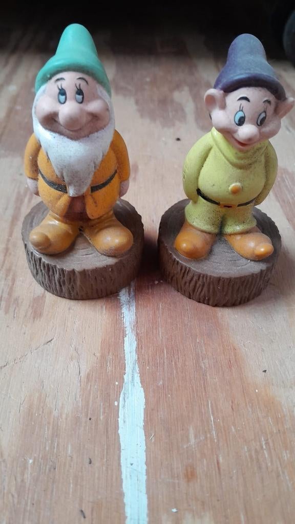 zeven dwergen happy en dopey 7 cm rubber, Verzamelen, Disney, Ophalen of Verzenden, Sneeuwwitje of Doornroosje, Zo goed als nieuw