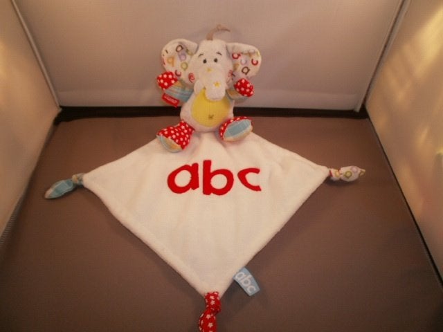 Tiamo olifant doekje abc met piep in buik gekleurd, Kinderen en Baby's, Speelgoed | Knuffels en Pluche, Nieuw, Ophalen of Verzenden