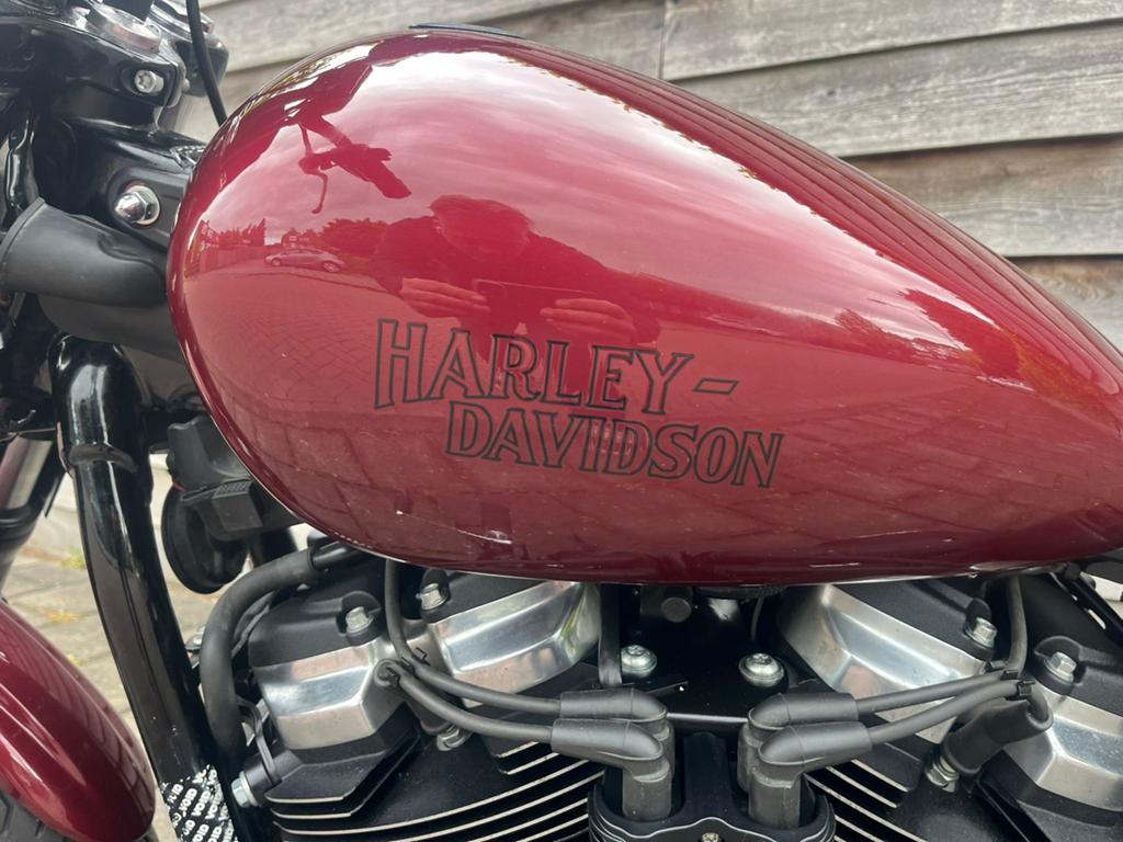 Harley-Davidson Street Bob 107 - Crimson Red, 2 cilinders, Chopper, Particulier, Meer dan 35 kW