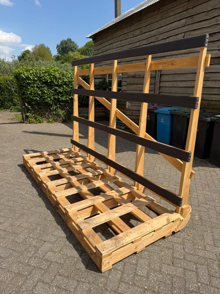 Pallet bank, Ophalen, Zo goed als nieuw, Vuren, Pallet