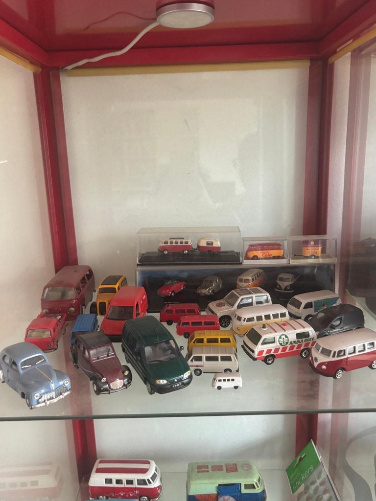 Volkswagen busjes miniatuur autotjes, Verzamelen, Ophalen, Zo goed als nieuw