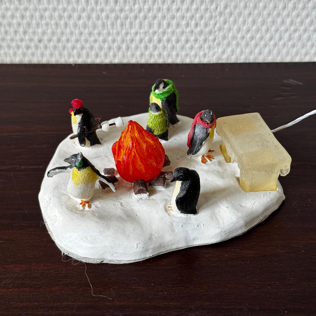Lemax Penguin Warmup, Tafelitem, Santa's Wonderland, Ophalen of Verzenden, Zo goed als nieuw