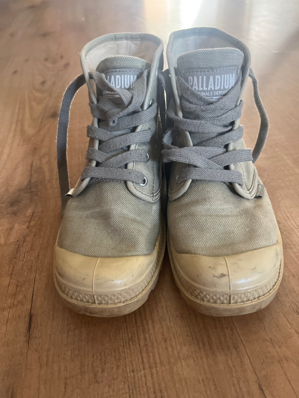 Palladium Pampa Hi Originale - Gedragen, Kleding | Dames, Schoenen, Lage of Enkellaarzen, Ophalen of Verzenden, Grijs, Gedragen