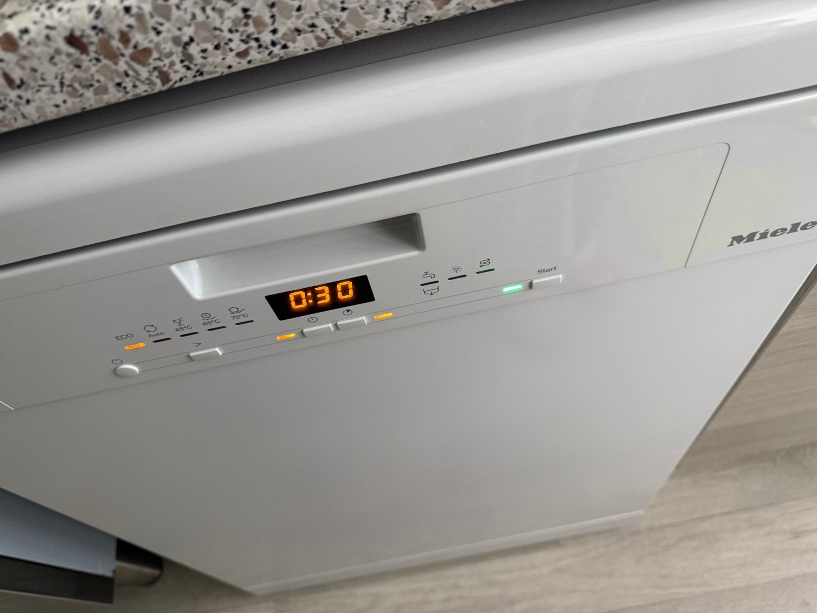 Miele vaatwasser, Ophalen, Zo goed als nieuw, Eco programma, Minder dan 85 cm