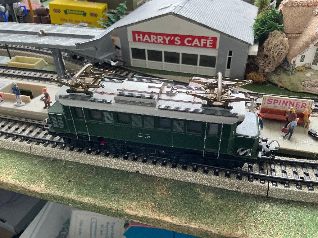 Marklin 3011, Wisselstroom, Locomotief, Ophalen of Verzenden, Zo goed als nieuw