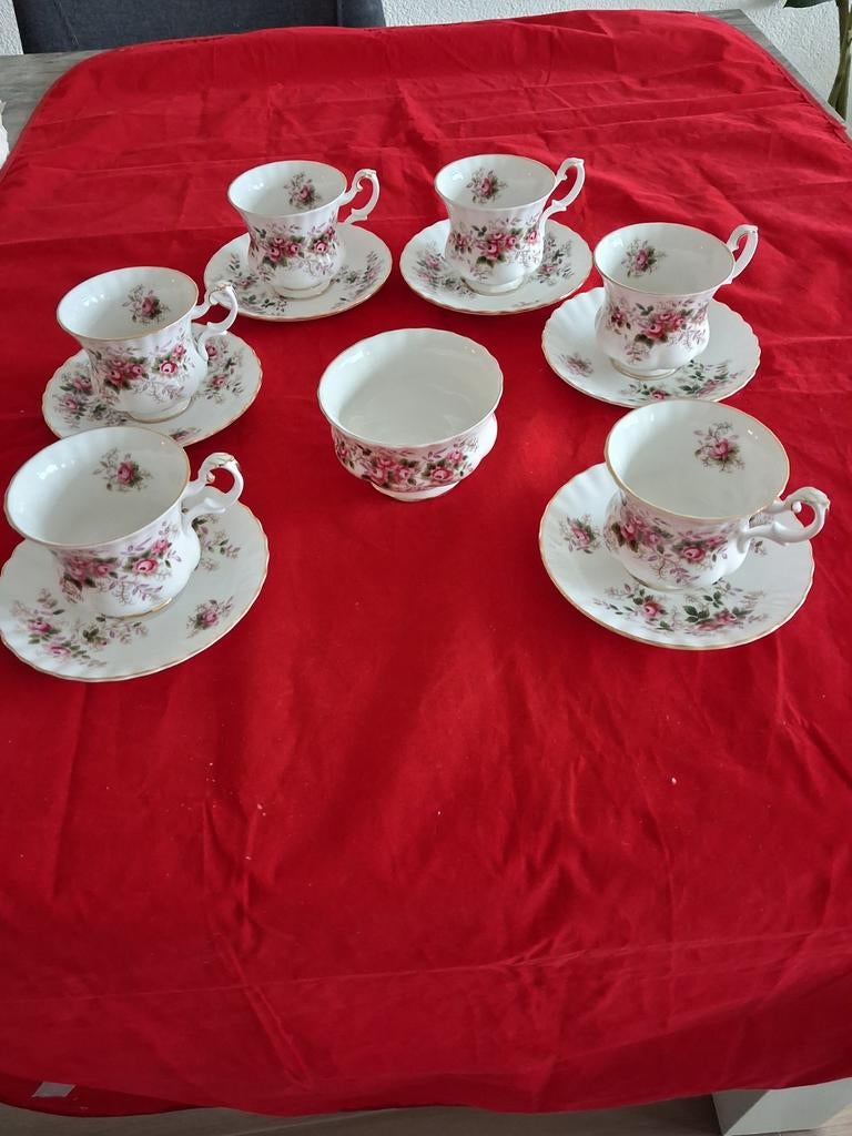 Royal  Albert   Lavendel kop en schotels., Ophalen of Verzenden