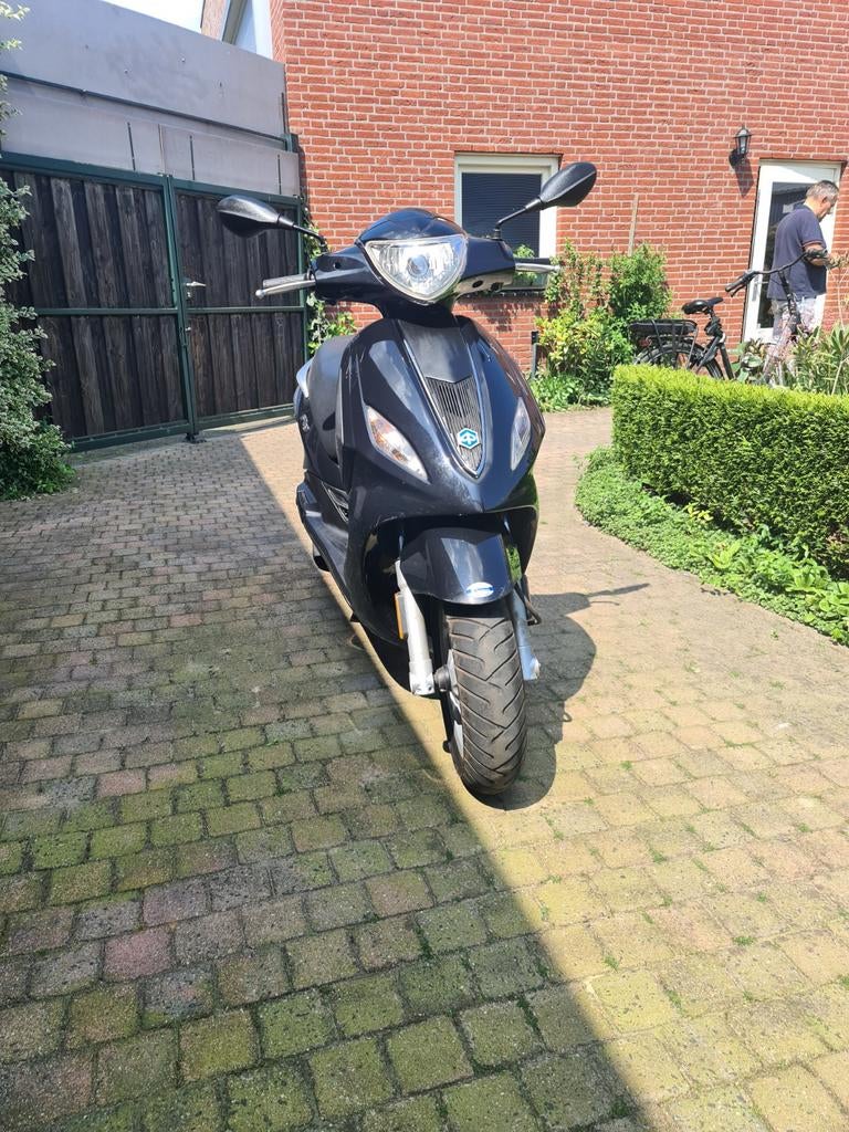 Scooter Piaggio Fly, bwjr 2012, Fietsen en Brommers, Ophalen of Verzenden, Benzine, Overige modellen