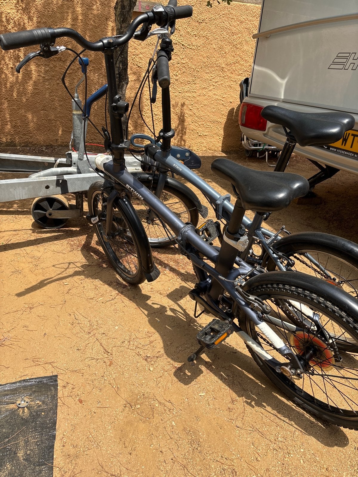 Twee B'Twin opvouwbare fietsen - Ideaal voor camping, 20 inch of meer, Gebruikt, Velgrem, Versnellingen