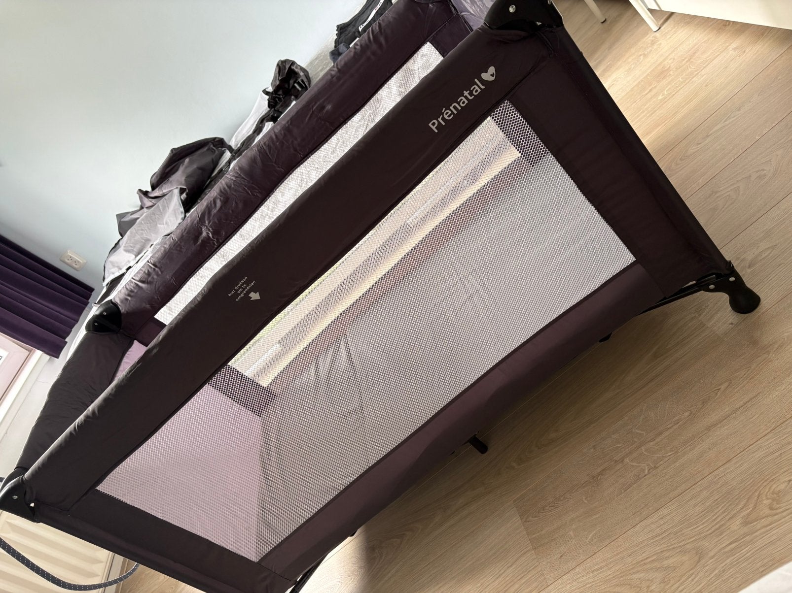 Campingbed Prenatal incl. matrasje en babyverhoger, Ophalen, Zo goed als nieuw, Reisbedje