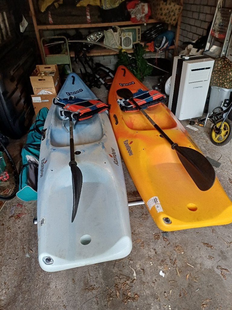 2 Kano's merk "Rainbow/funny", Watersport en Boten, Kano's, Ophalen, Eén persoon, Met peddels, Zo goed als nieuw