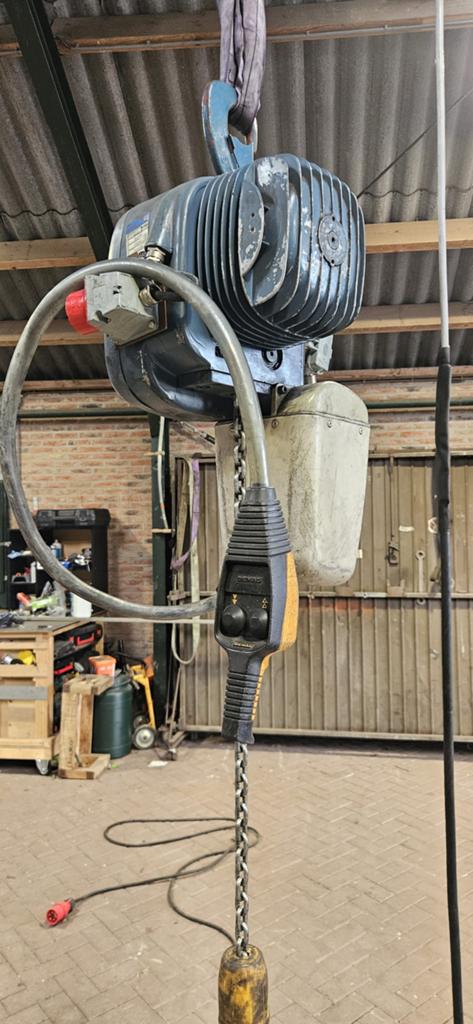 Demag kraan 500kg/1ton/ elektrische takel, Ophalen, Gebruikt