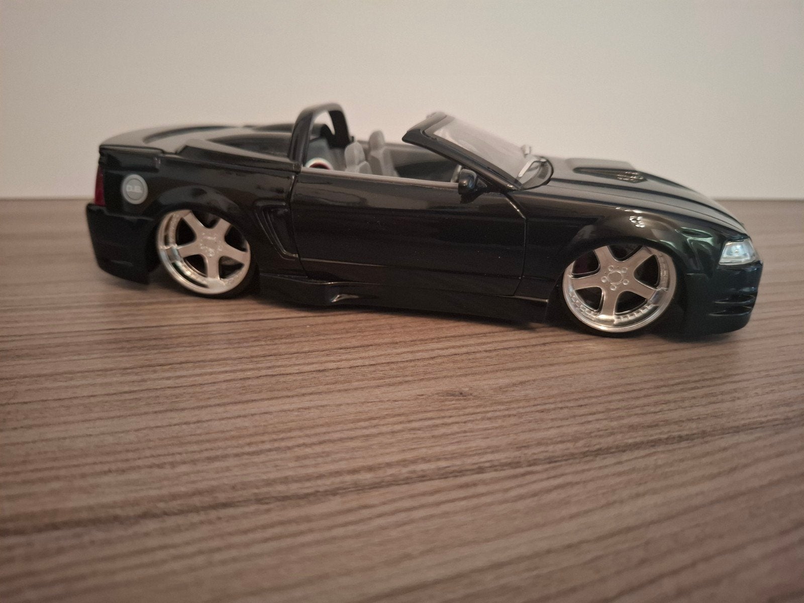 Jada 1:24 Mustang Convertible '99, Ophalen of Verzenden, Auto, Jada