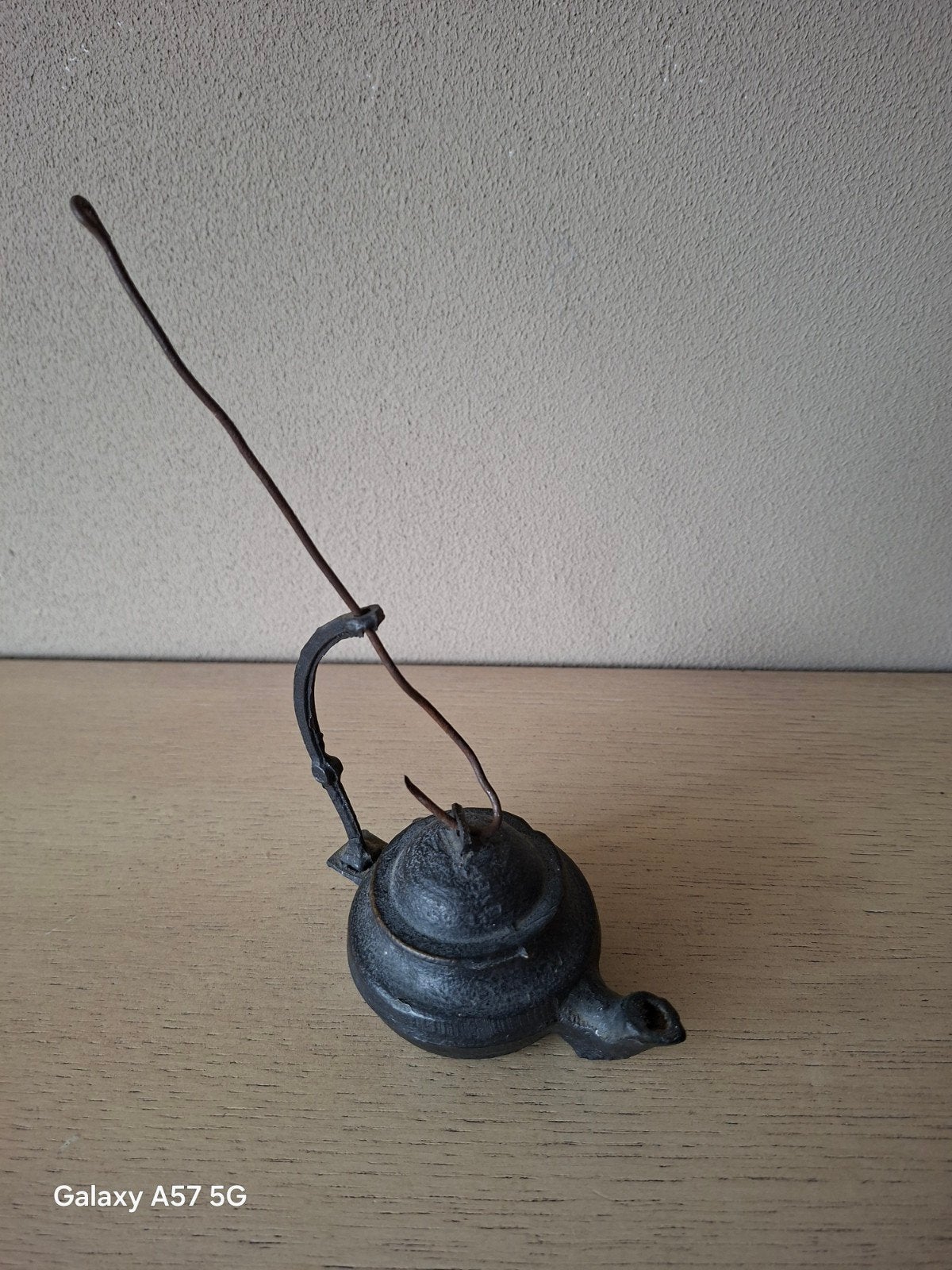 Antieke gietijzeren olielamp met haak, Antiek en Kunst, Ophalen of Verzenden