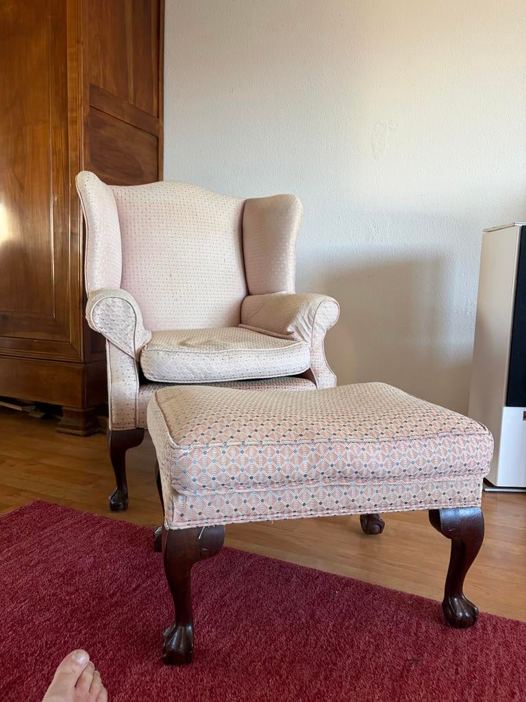 Engelse oorfauteuil met hocker, Huis en Inrichting, Fauteuils, Ophalen of Verzenden, Gebruikt, Hout, 75 tot 100 cm