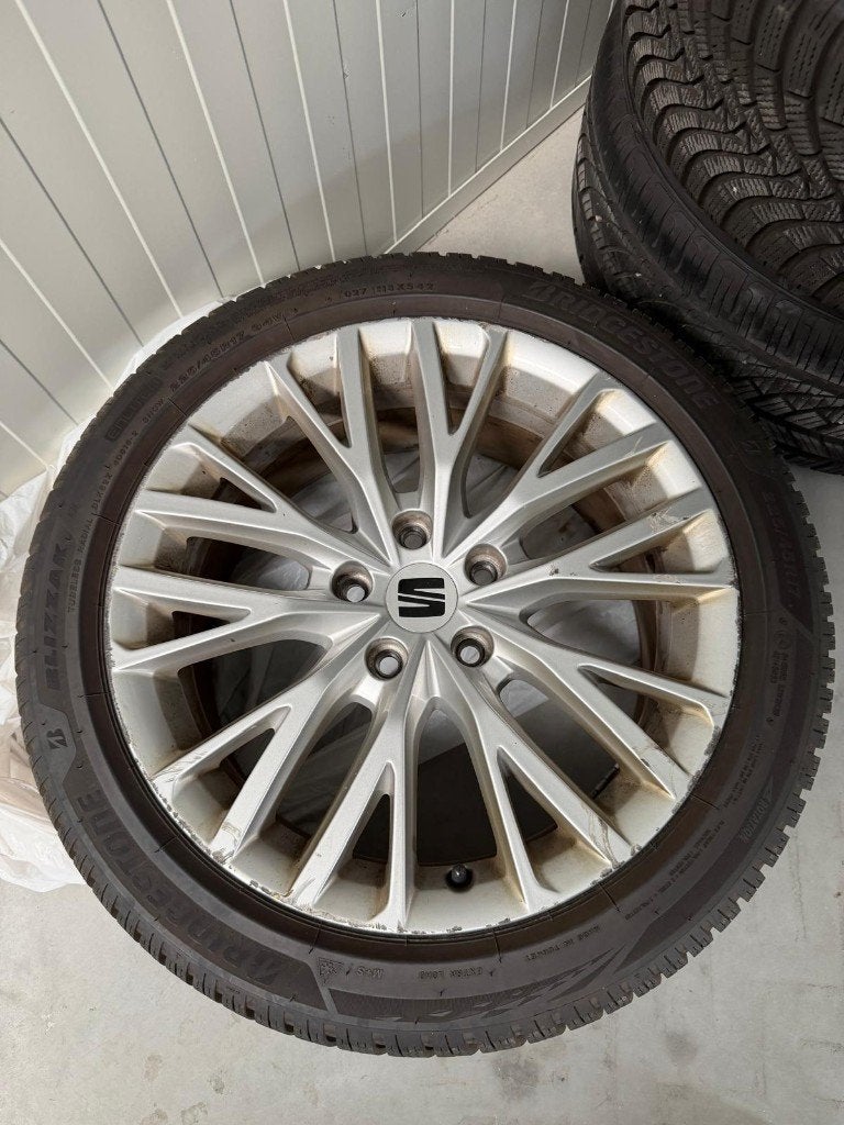 Seat Leon Set Velgen met A merk Banden 225/45R17 17 inch, Auto-onderdelen, Ophalen, Gebruikt, 17 inch, Band(en)