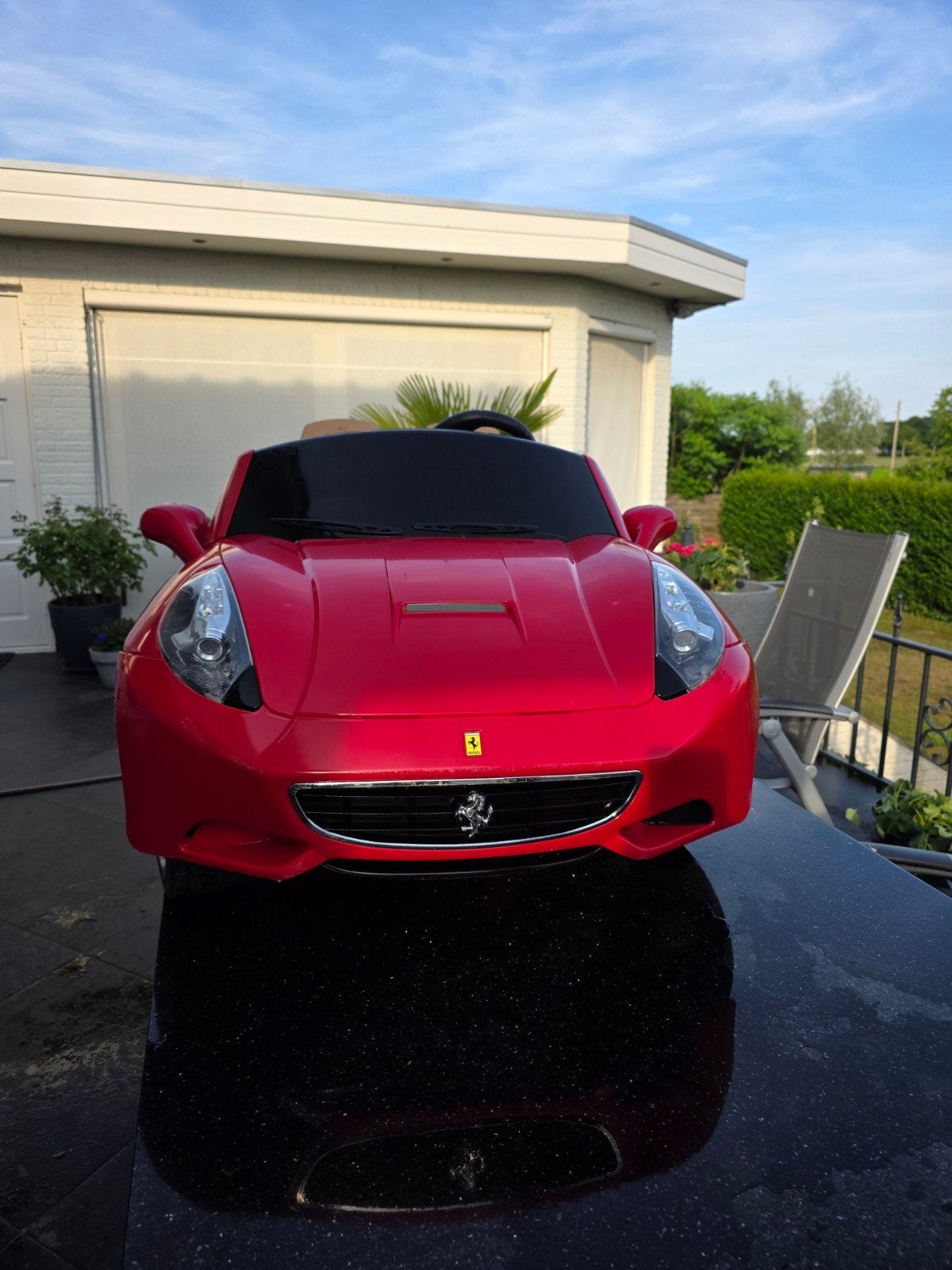 Ferrari electrische kinderauto 2 persoons, Kinderen en Baby's, Speelgoed | Speelgoedvoertuigen, Ophalen of Verzenden, Zo goed als nieuw