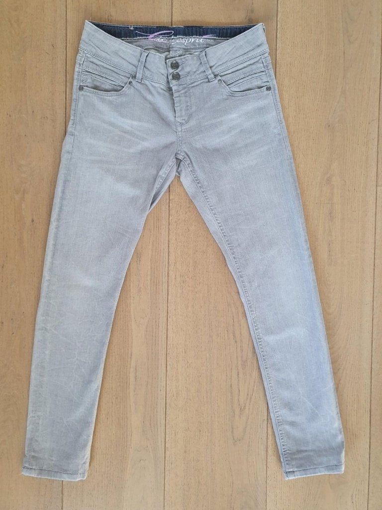 Licht grijze jeans van EDC/Esprit maat 29, model skin, Kleding | Dames, Ophalen of Verzenden, Zo goed als nieuw, W28 - W29 (confectie 36)